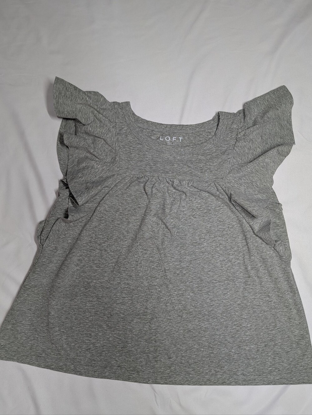LOFT Grey Heather Flutter Ruffle Sleeve Top Small Petite SP EUC